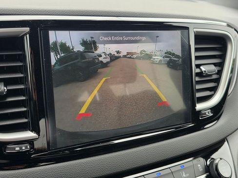 New 2026 Chrysler Voyager LX FWD image 17