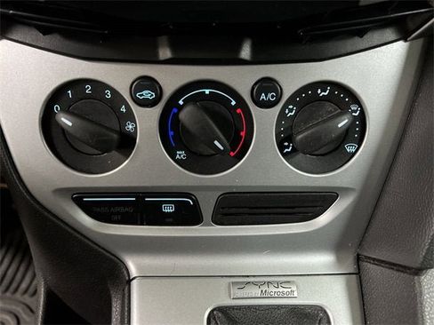Used 2014 Ford Focus SE image 16