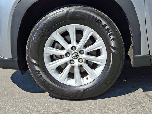 Used 2025 Toyota Grand Highlander AWD image 8