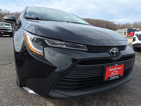 Used 2024 Toyota Corolla LE image 11