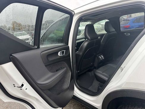 Used 2025 Volvo XC40 B5 Core w/ Protection Package Premier image 16
