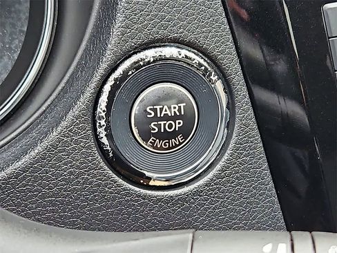 Used 2020 Nissan Rogue SL w/ Premium Package image 20