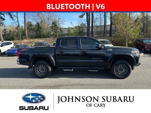 Used 2017 Toyota Tacoma SR5 image 3