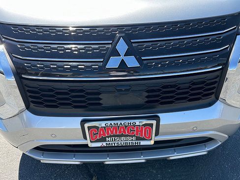 Used 2024 Mitsubishi Outlander AWD image 13