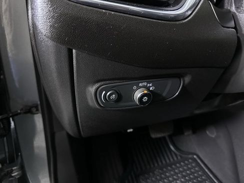 Used 2023 Chevrolet Equinox LT FWD image 18
