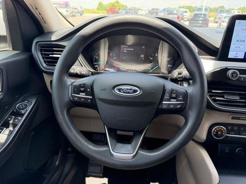 Used 2020 Ford Escape SE FWD image 11