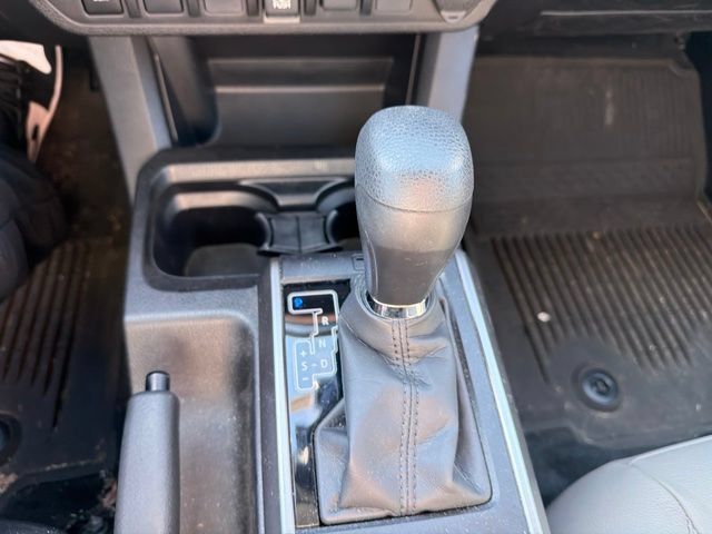 Used 2023 Toyota Tacoma SR5 w/ Technology Package AWD/4WD image 12