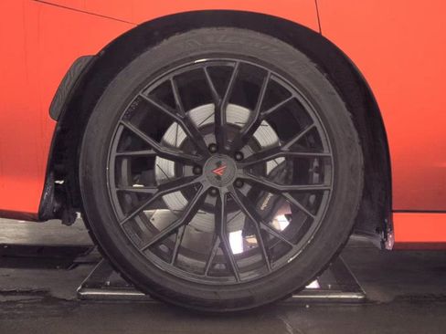 Used 2018 Dodge Charger R/T RWD image 9