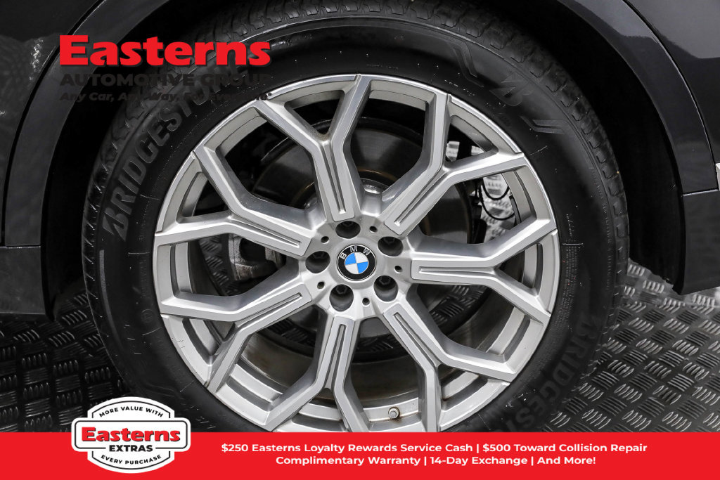 Used 2022 BMW X7 xDrive40i w/ Premium Package AWD/4WD image 32