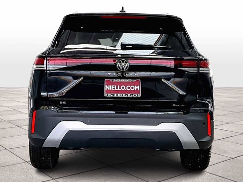 New 2026 Volkswagen Tiguan SE image 6