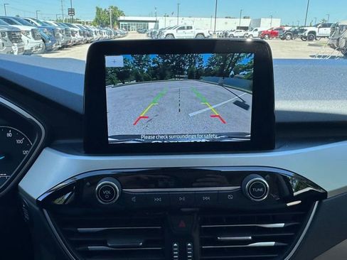 Used 2021 Ford Escape SE w/ Cold Weather Package FWD image 18