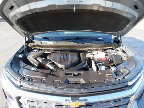 Used 2024 Chevrolet Traverse LS image 38