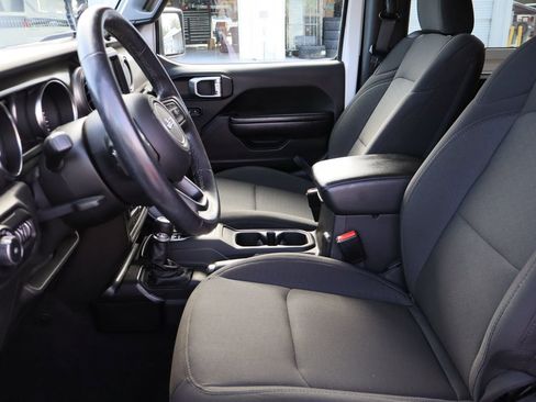 Used 2021 Jeep Wrangler Sport AWD/4WD image 23