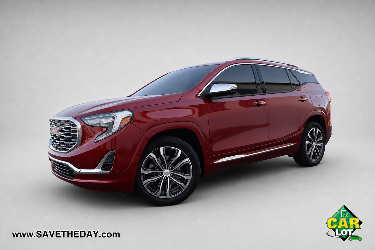 Used 2019 GMC Terrain Denali w/ Advanced Safety Package FWD image 2