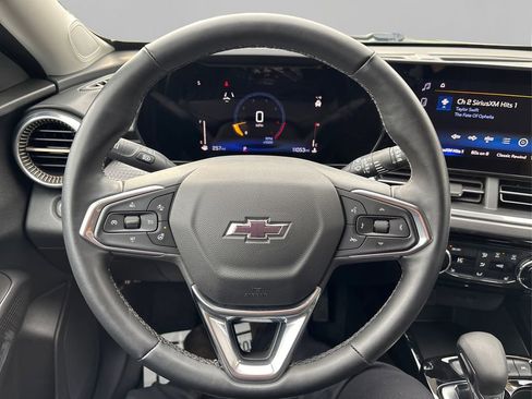 Used 2025 Chevrolet Trax ACTIV w/ Driver Confidence Package image 23