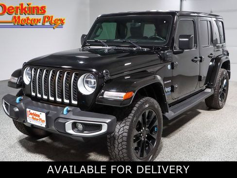 Used 2022 Jeep Wrangler Unlimited Sahara AWD/4WD image 1