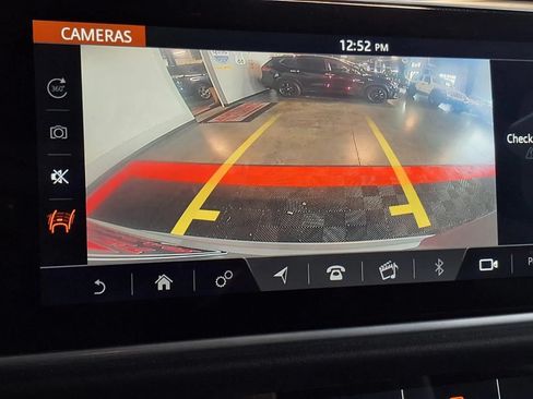 Used 2018 Land Rover Range Rover HSE AWD/4WD image 23