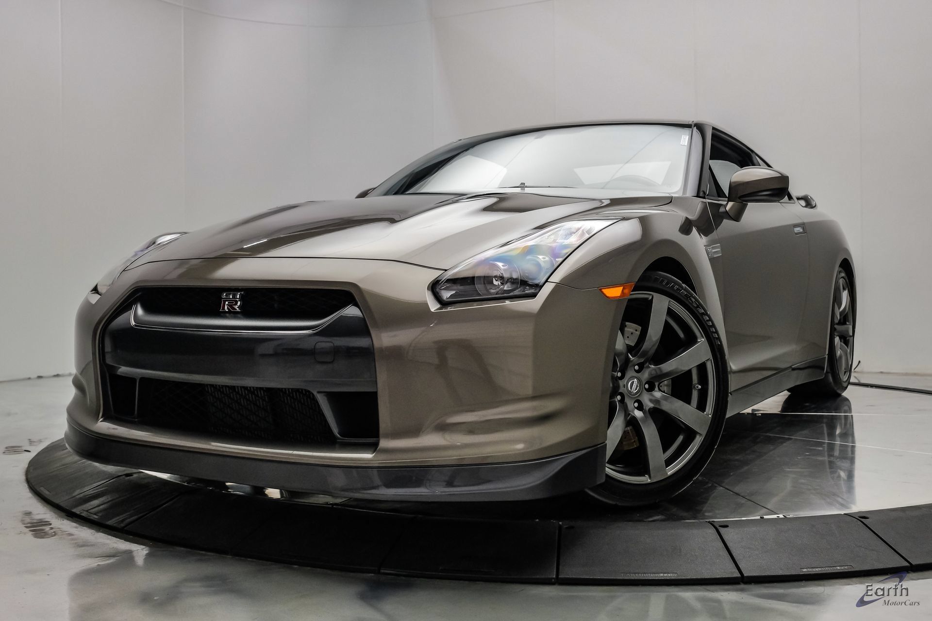 Used 2009 Nissan GT-R Premium AWD/4WD image 5