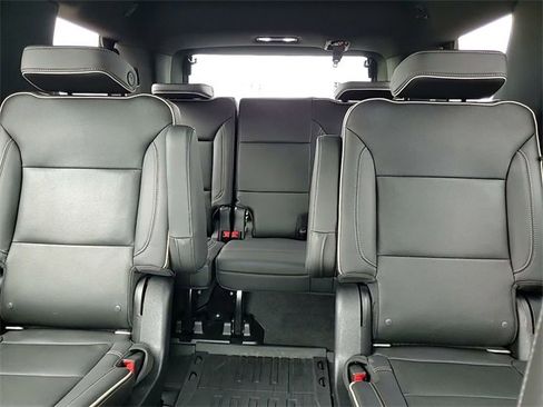 Used 2021 GMC Yukon SLT w/ SLT Luxury Plus Package image 24