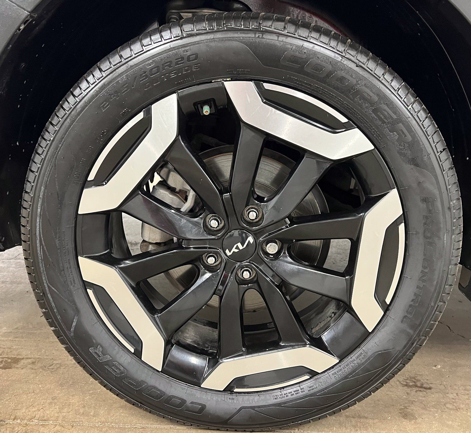 Used 2024 Kia Telluride S w/ S Sunroof Package FWD image 8