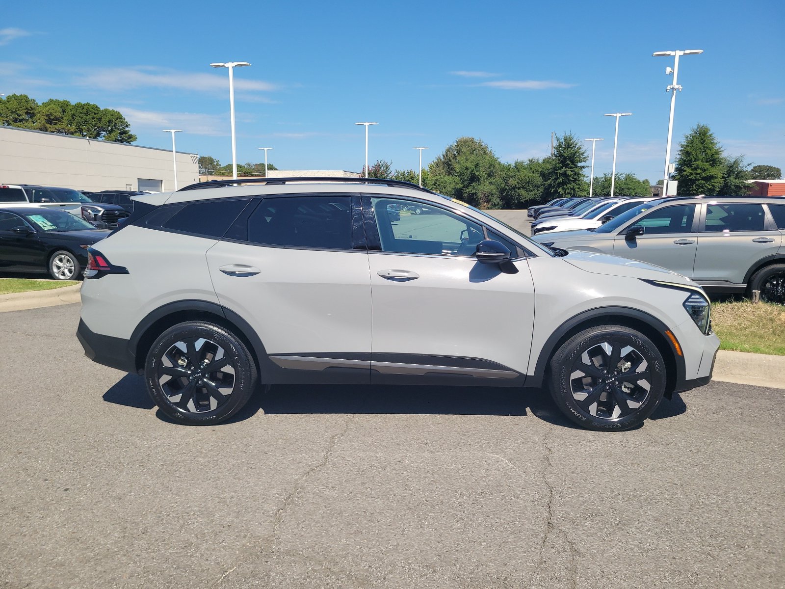 Used 2024 Kia Sportage X-Line w/ X-Line Premium Package AWD/4WD image 2