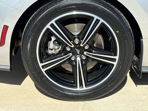 Used 2024 Ford Mustang Premium image 9