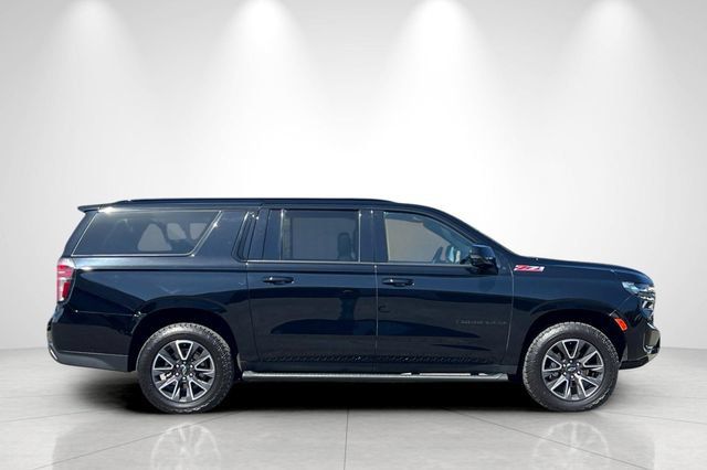 Used 2021 Chevrolet Suburban Z71 w/ Z71 Signature Package AWD/4WD image 3