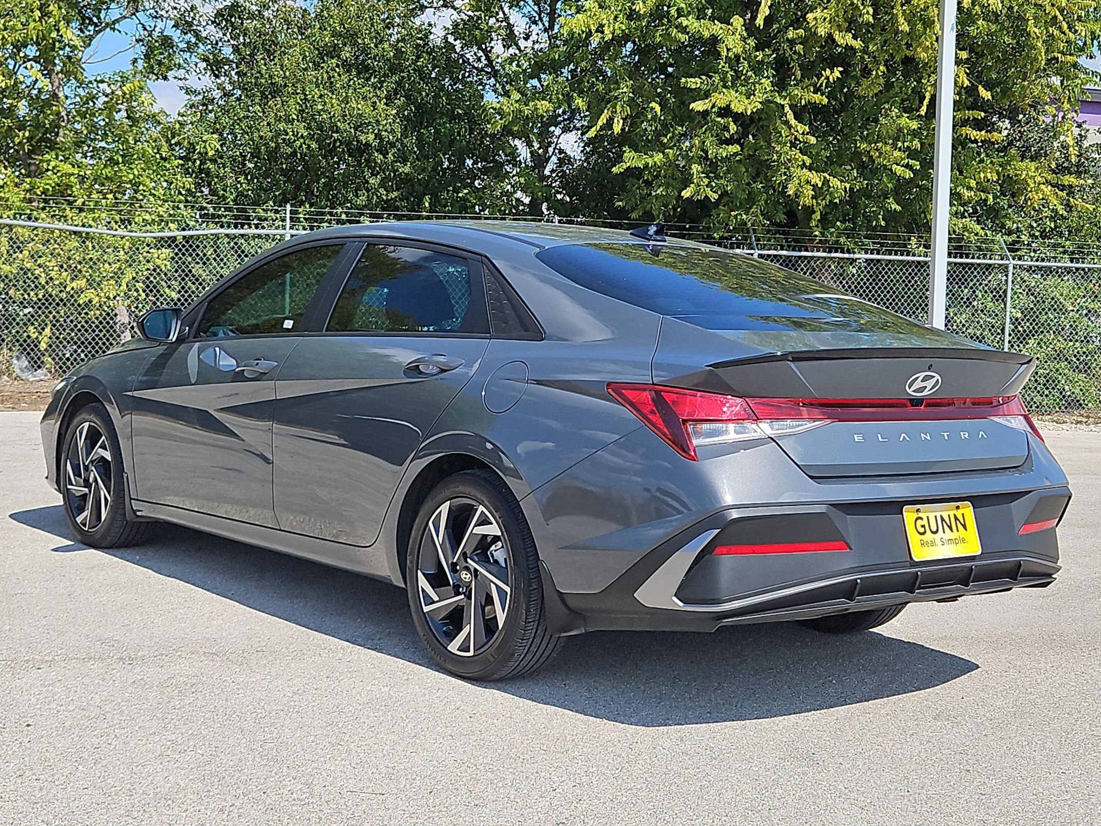 Used 2025 Hyundai Elantra Sport FWD image 5
