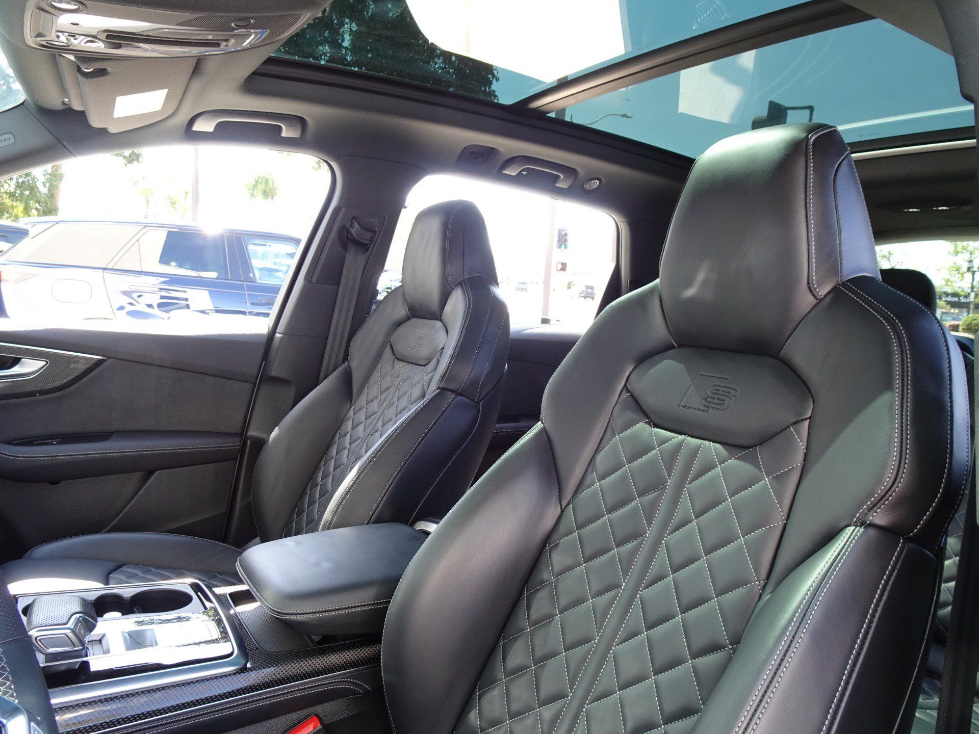 Used 2023 Audi SQ7 Premium Plus w/ Towing Package AWD/4WD image 11