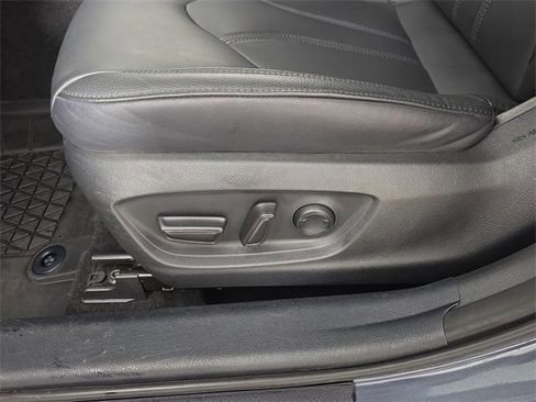 Used 2022 Toyota Avalon XLE image 17