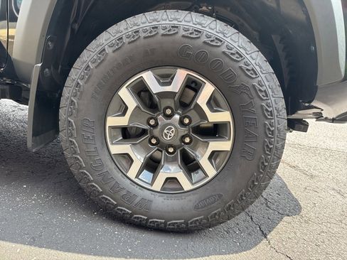 Used 2023 Toyota Tacoma TRD Off-Road image 20