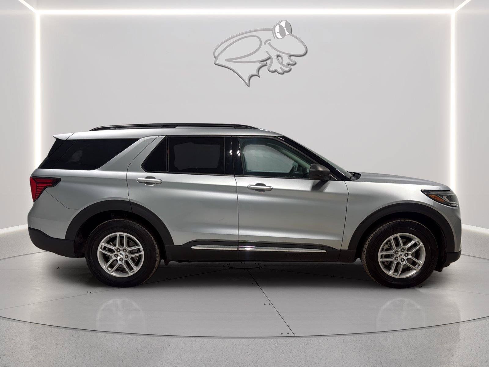 Certified 2025 Ford Explorer Active AWD/4WD image 6