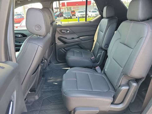 Used 2023 Chevrolet Traverse RS AWD/4WD image 15