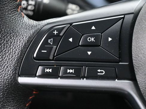 Used 2023 Nissan Kicks SR w/ SR Premium Package FWD image 7