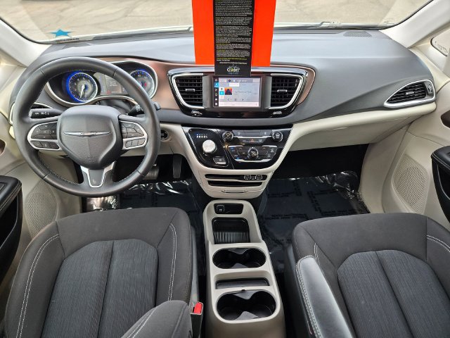 Used 2024 Chrysler Voyager LX FWD image 8