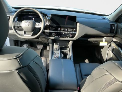 New 2026 Nissan Pathfinder SL image 10