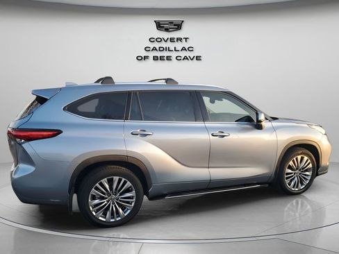 Used 2020 Toyota Highlander Platinum image 10