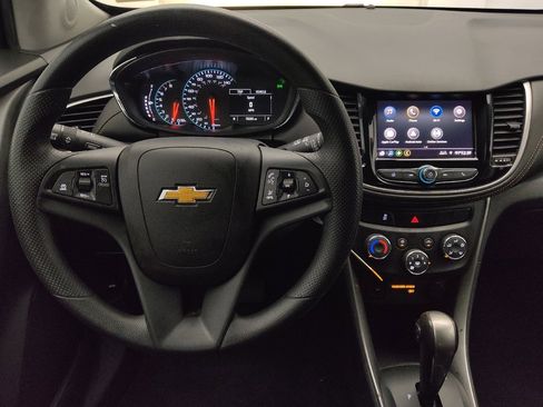 Used 2021 Chevrolet Trax LT AWD/4WD image 22