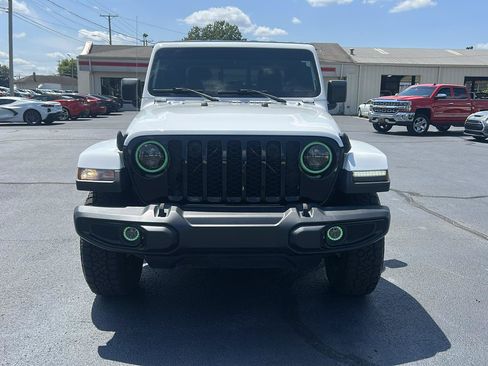 Used 2023 Jeep Gladiator Sport AWD/4WD image 2