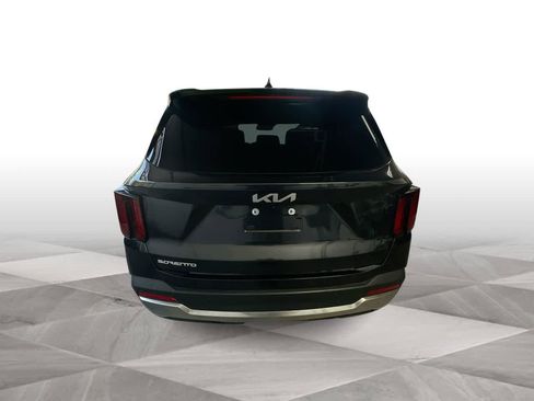 Used 2025 Kia Sorento S FWD image 7