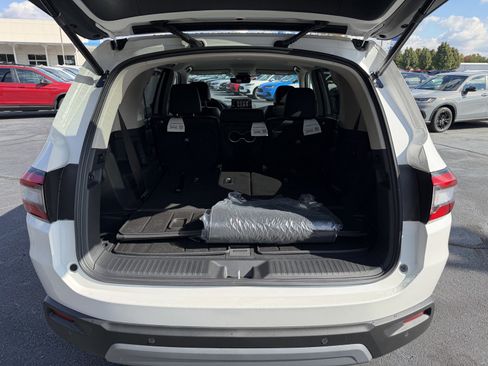 New 2025 Honda Pilot EX-L image 9