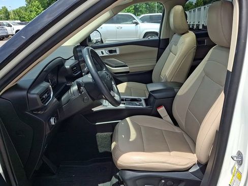 Used 2022 Ford Explorer Limited w/ Limited Technology Package AWD/4WD image 9