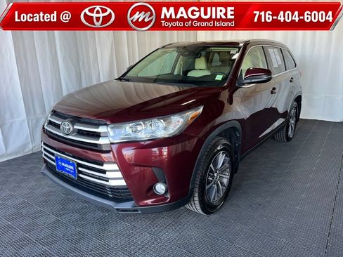 Used 2019 Toyota Highlander XLE AWD/4WD image 1
