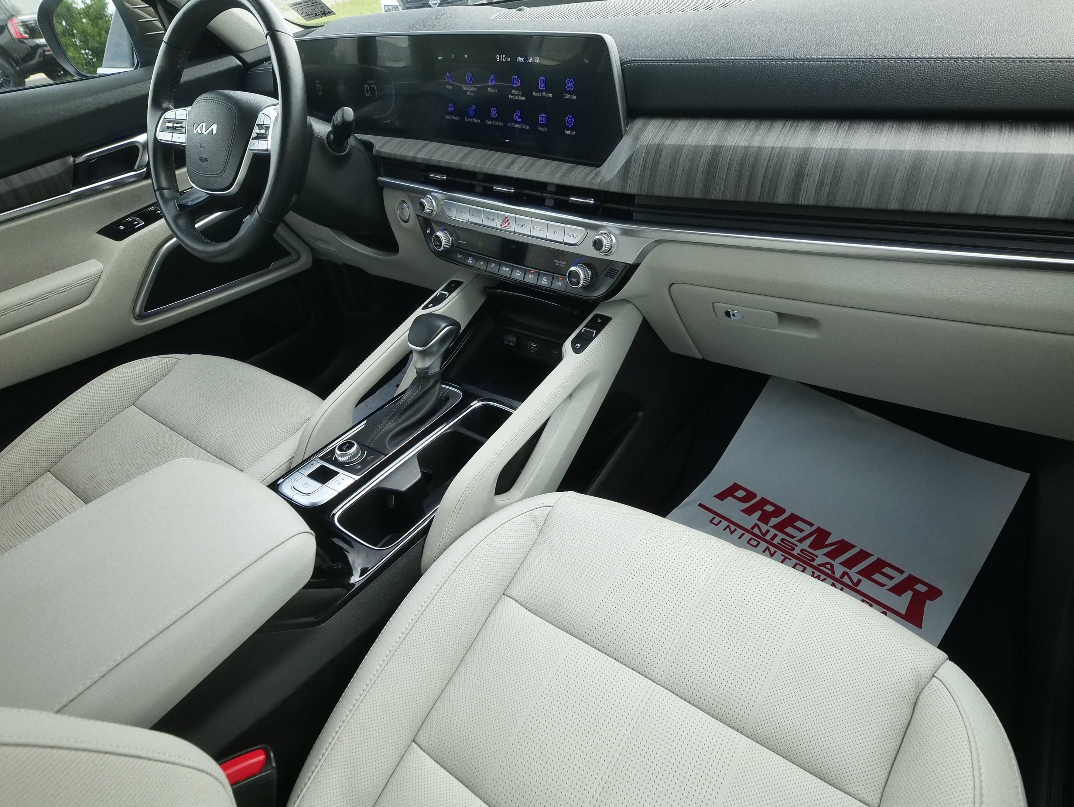 Used 2024 Kia Telluride EX w/ EX Captain's Chair Package AWD/4WD image 22