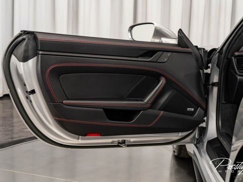 Used 2022 Porsche 911 GT3 image 23