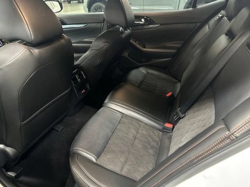 Used 2021 Nissan Maxima SR w/ Sport Mat Group FWD image 17