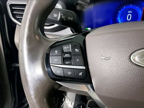 Used 2023 Ford Explorer Platinum w/ Technology Package AWD/4WD image 18