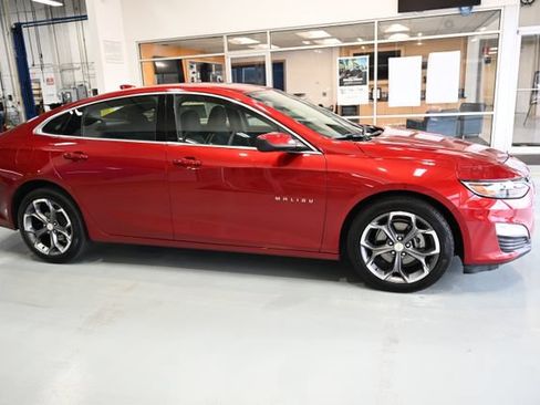 Used 2024 Chevrolet Malibu LT w/ LPO, Floor Liner Package FWD image 4
