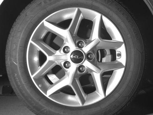 Used 2025 Kia Soul LX w/ LX Technology Package image 13