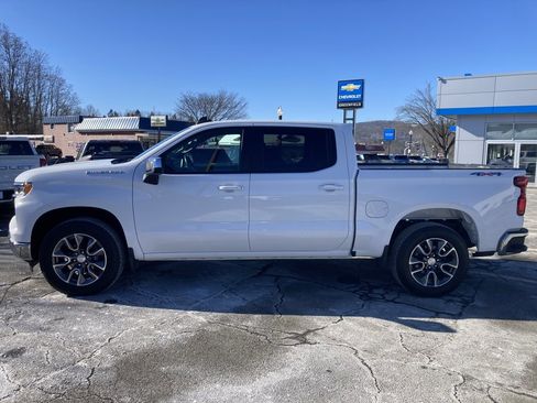 Used 2024 Chevrolet Silverado 1500 LT image 4